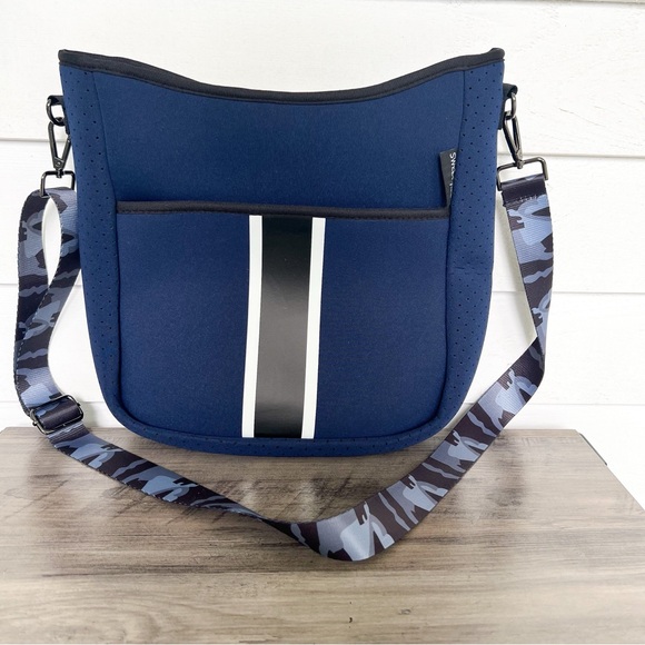 NWT Navy Blue Neoprene Crossbody Bag with Blue Camo Straps - Picture 1 of 5
